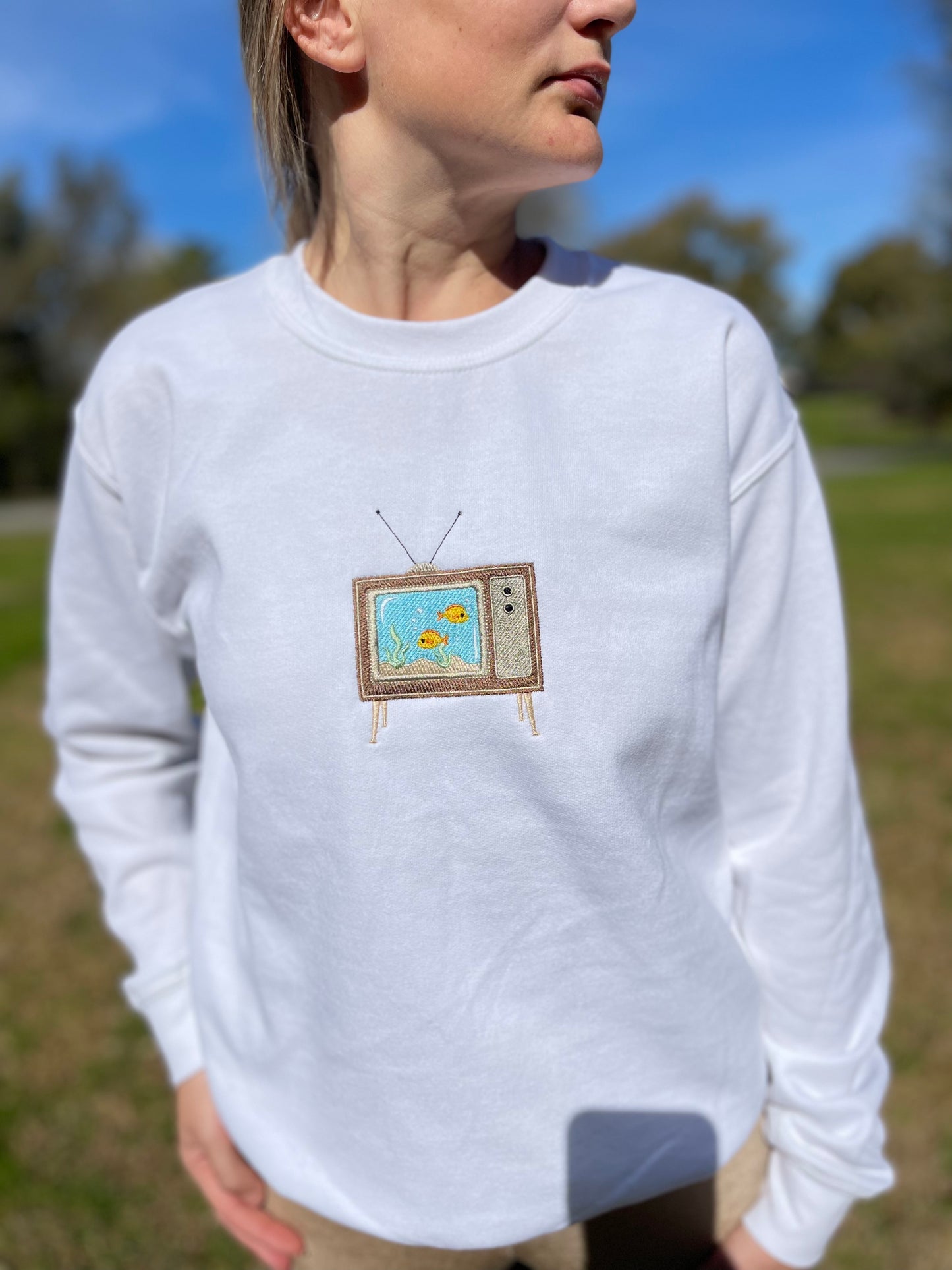 Embroidered aquarium TV Sweatshirt, Vintage Style Crewneck Minimalist